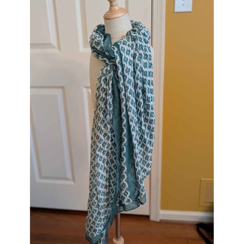 Banana Republic Teal‎ White Geometric Scarf Wrap Lightweight Oversized 77 x 31